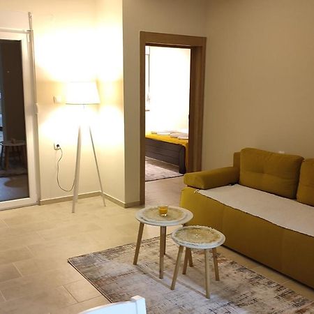 Apartman Front Šid エクステリア 写真